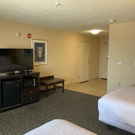 Hampton Inn & Suites Carlsbad Exterior photo