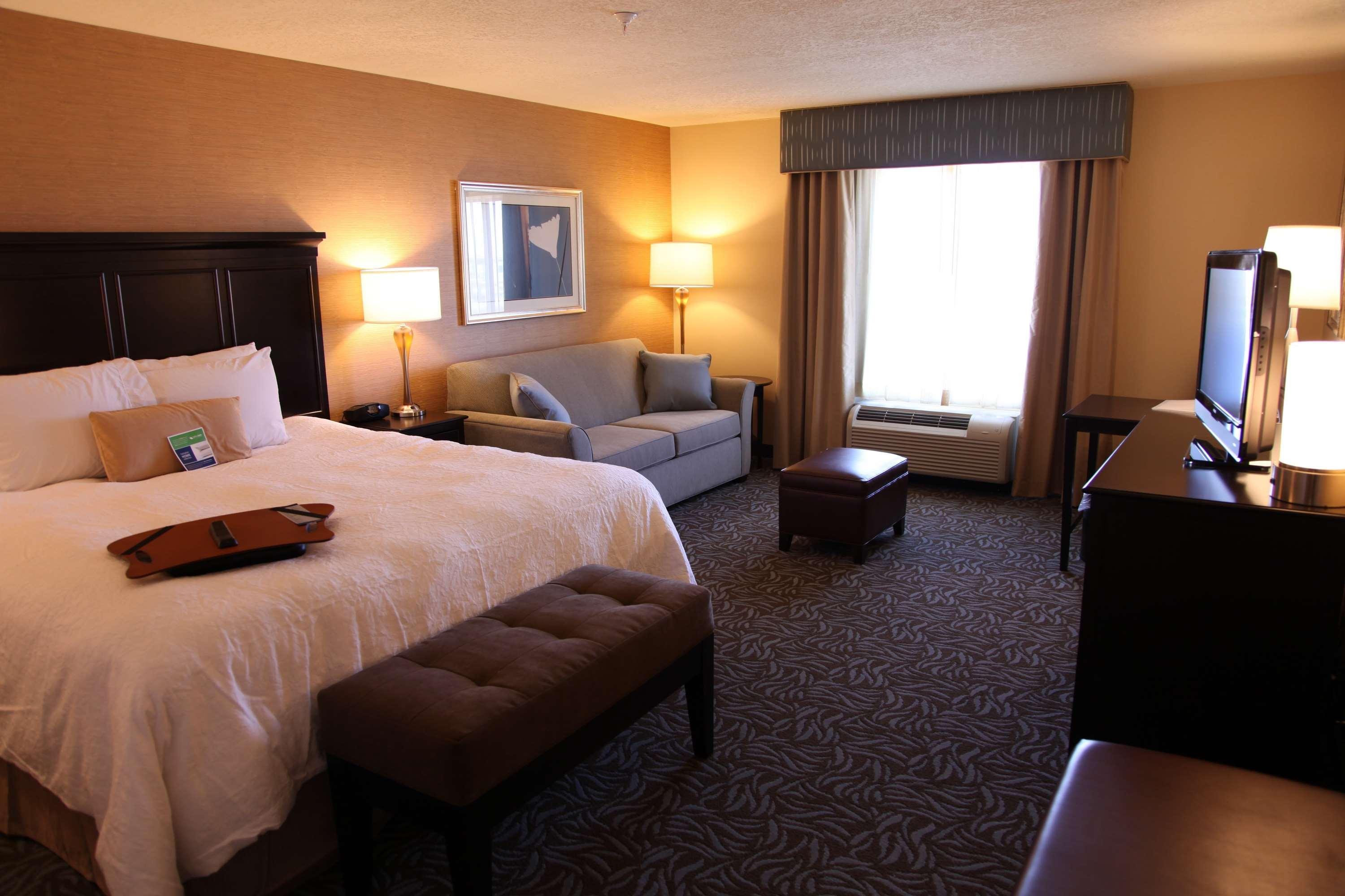 Hampton Inn & Suites Carlsbad Room photo