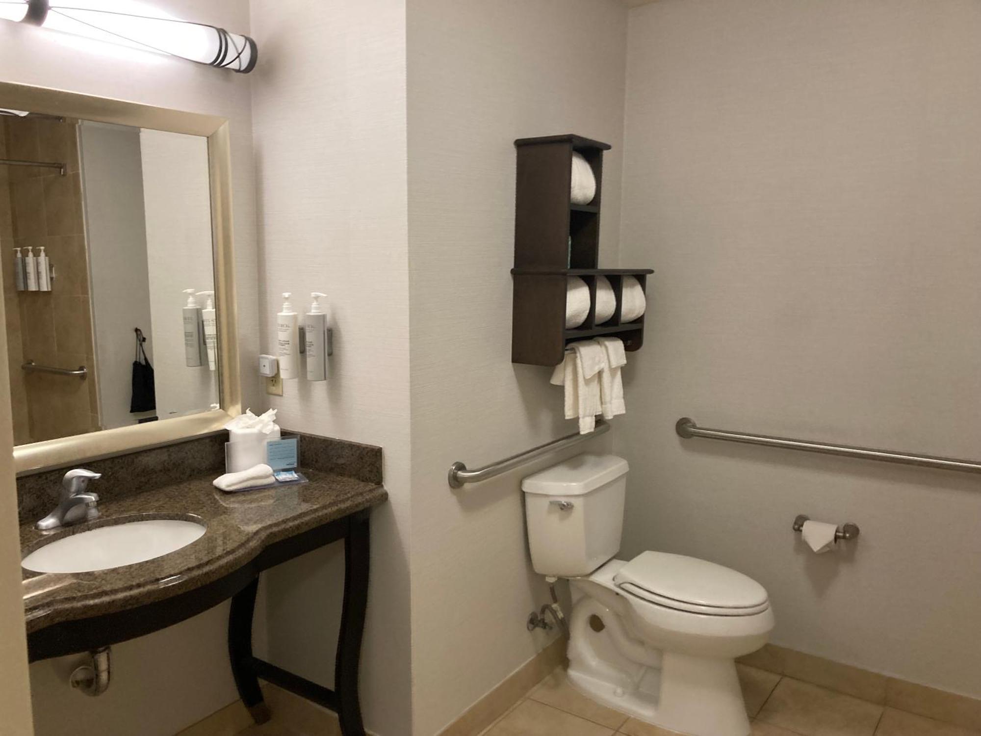 Hampton Inn & Suites Carlsbad Exterior photo